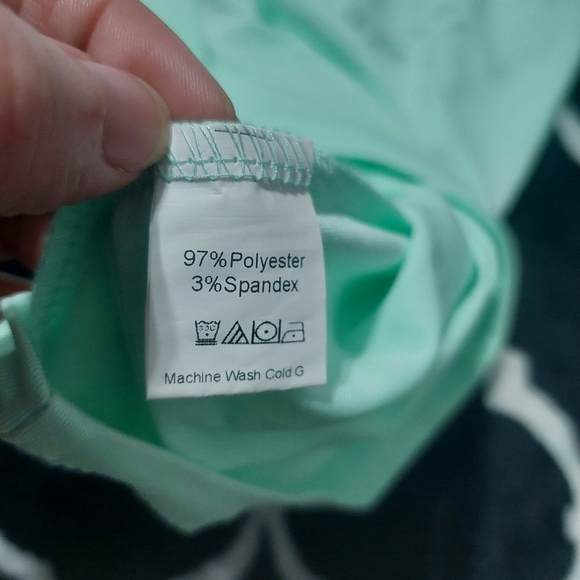 Shein Curve 0XL mint green tee with Checkerboard pattern on sleeve - Picture 5 of 8